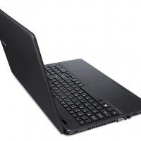 Extensa_2510_black_nontouch_glare_14